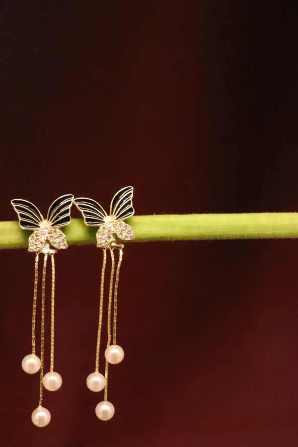 Golden_Alloy_Drop_Earrings_For_Women