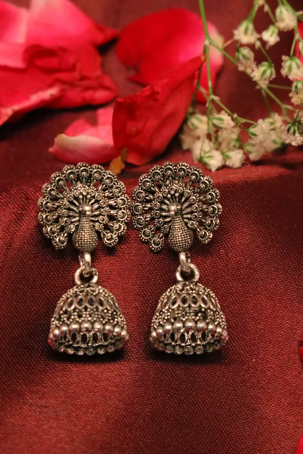 Golden_Alloy_Drop_Earrings_For_Women