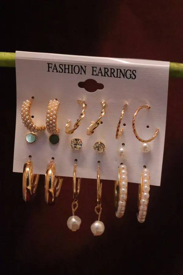 Golden_Alloy_Earring_Set_For_Women