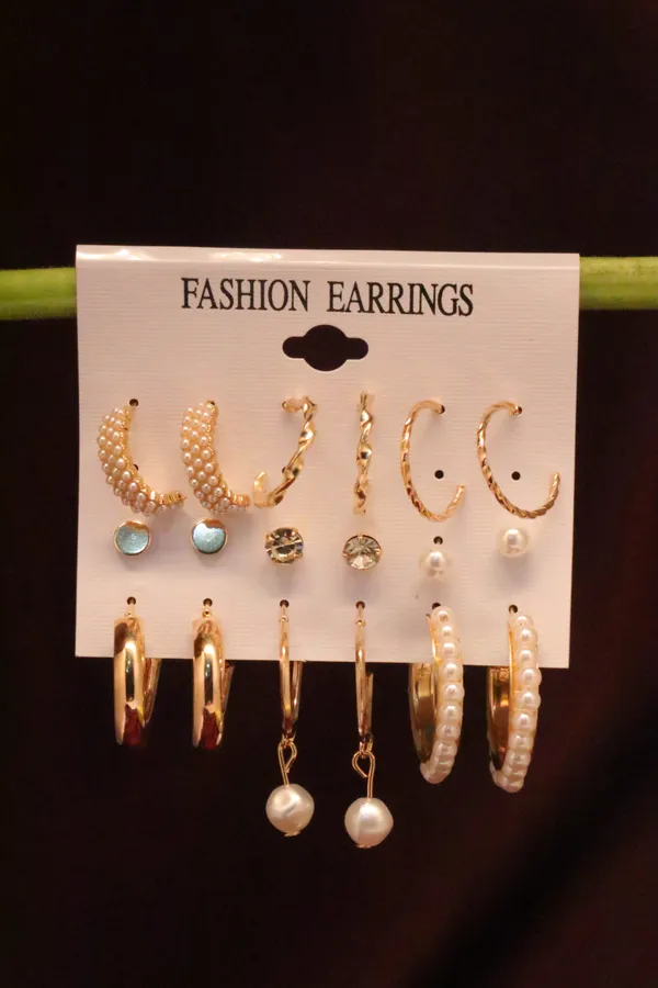 Golden_Alloy_Earring_Set_For_Women