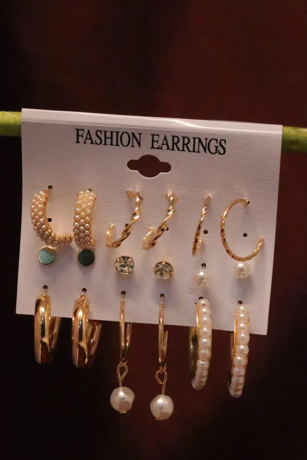 Golden_Alloy_Earring_Set_For_Women