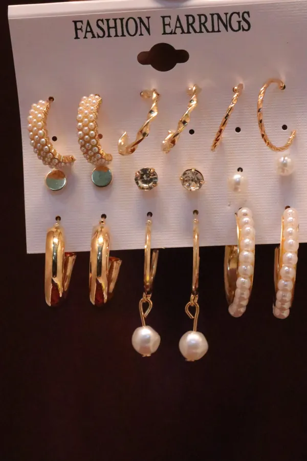 Golden_Alloy_Earring_Set_For_Women