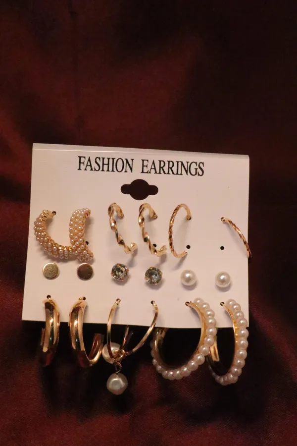 Golden_Alloy_Earring_Set_For_Women