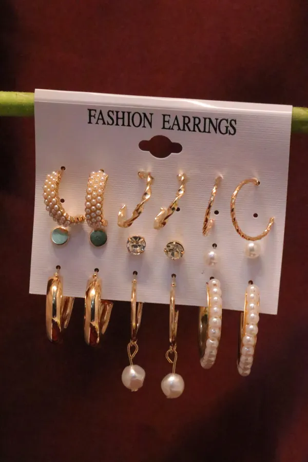 Golden_Alloy_Earring_Set_For_Women