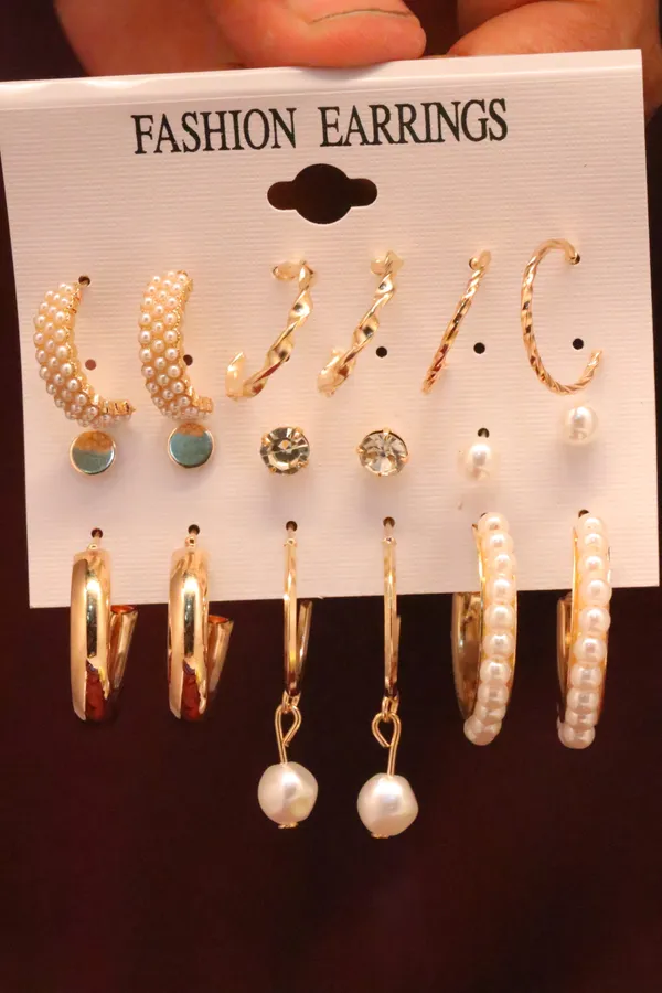 Golden_Alloy_Earring_Set_For_Women