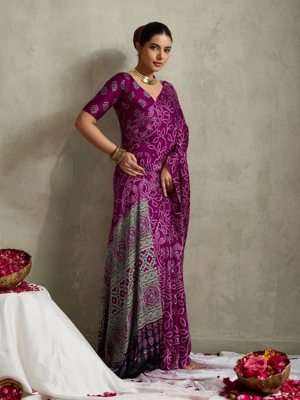 Purple_And_White_Art_Silk_Blocked_Printed_Tie-Dye_Geometric_Print_Saree_For_Women