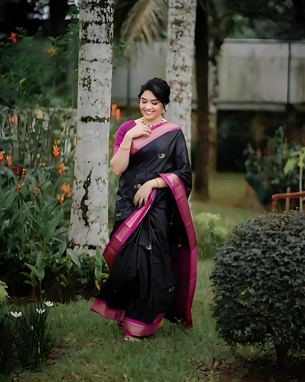 Black_And_Pink_Banarasi_Woven_Design_Self_Design_Saree_For_Women