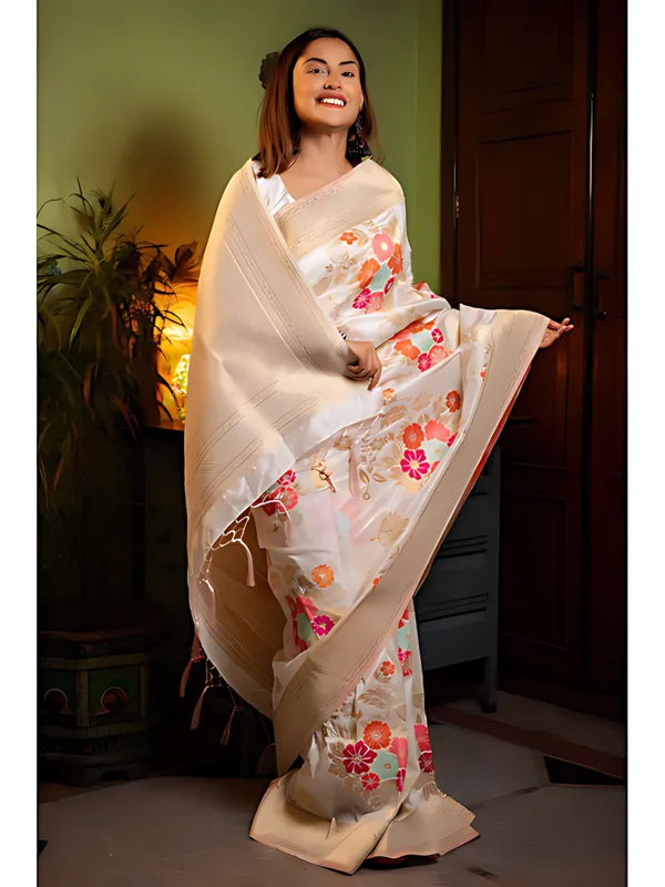 Cream_Banarasi_Floral_Saree_For_Women