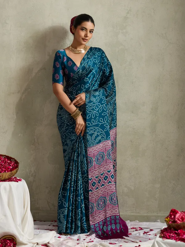 Blue_And_White_Art_Silk_Blocked_Printed_Tie-Dye_Geometric_Print_Saree_For_Women