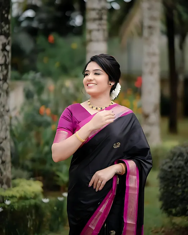 Black_And_Pink_Banarasi_Woven_Design_Self_Design_Saree_For_Women