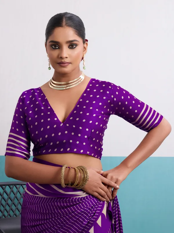 Purple_And_Pink_Art_Silk_Striped_Geometric_Print_Temple_Border_Polka_Print_Saree_For_Women