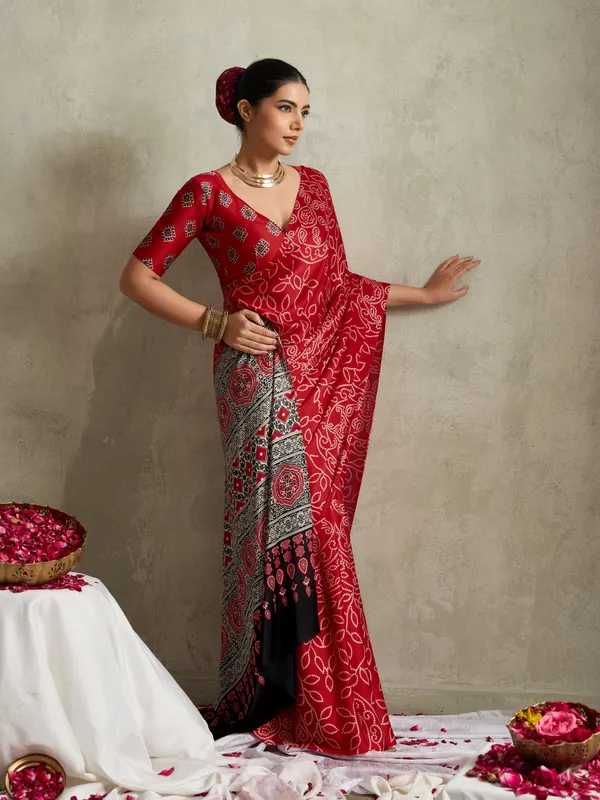 Red_And_White_Art_Silk_Blocked_Printed_Tie-Dye_Geometric_Print_Saree_For_Women