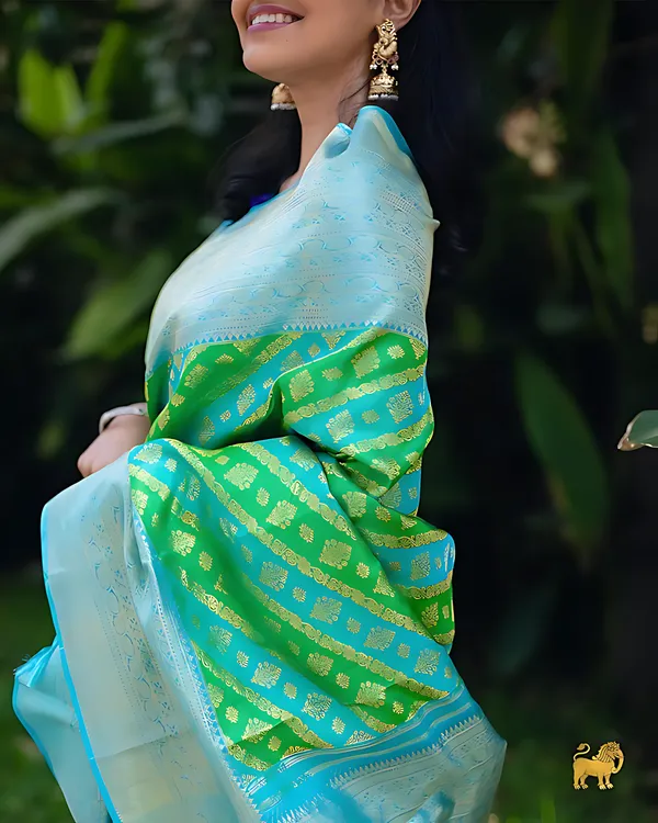 Green_And_Blue_Kanjivaram_Geometric_Woven_Design_Saree_For_Women