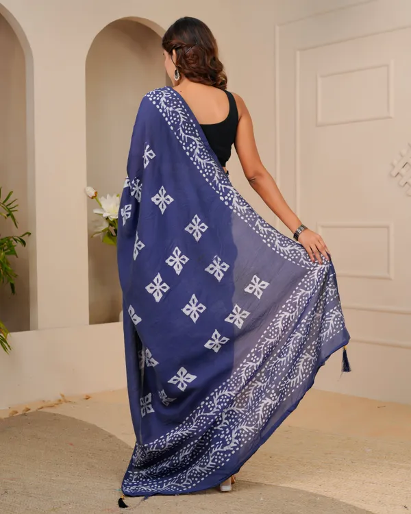 Women's_Batik_Printed_Mulmul_Cotton_Silk_Saree_with_Contrast_Border_(Indigo_Blue)
