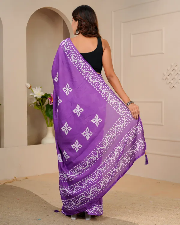 Women's_Batik_Printed_Mulmul_Cotton_Silk_Saree_with_Contrast_Border_(Purple)