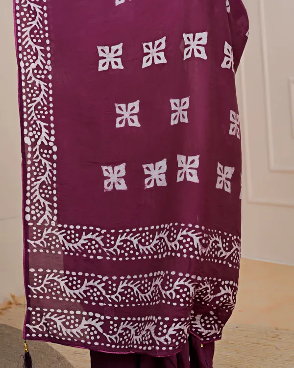 Women's_Batik_Printed_Mulmul_Cotton_Silk_Saree_with_Contrast_Border_(Wine)
