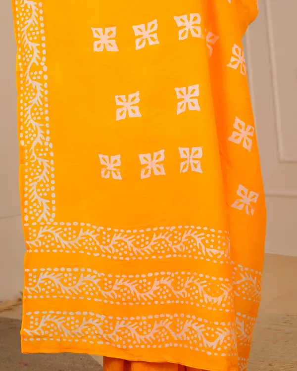 Women's_Batik_Printed_Mulmul_Cotton_Silk_Saree_with_Contrast_Border_(Yellow)