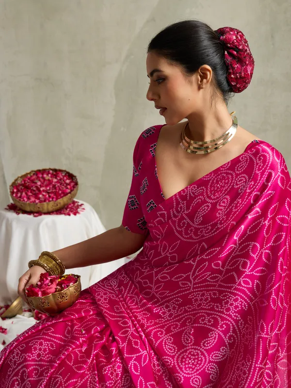 Pink_And_White_Art_Silk_Blocked_Printed_Tie-Dye_Geometric_Print_Saree_For_Women