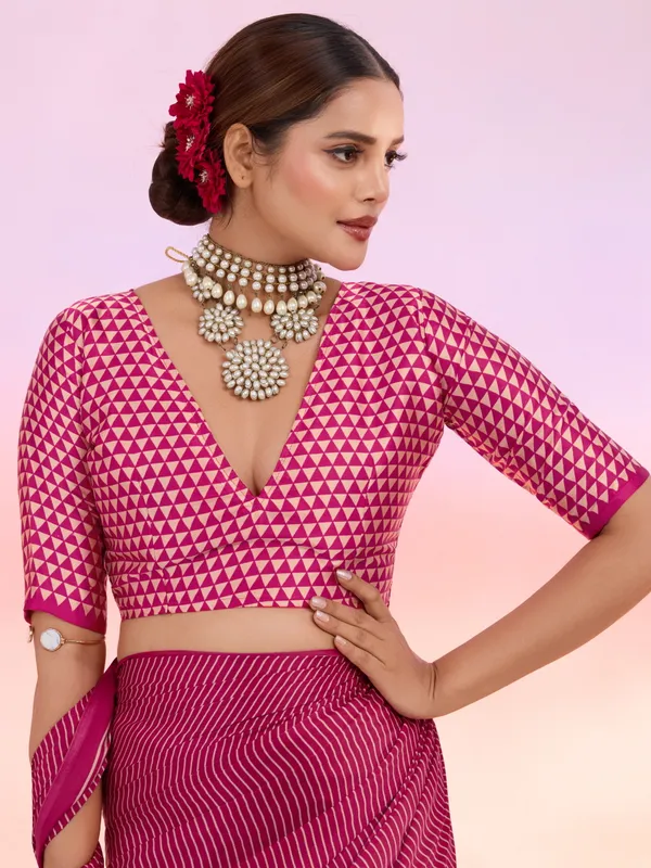 Pink_And_Cream_Art_Silk_Striped_Geometric_Print_Temple_Border_Polka_Print_Saree_For_Women