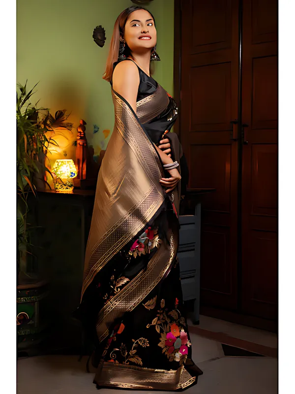 Black_And_Gold_Banarasi_Floral_Saree_For_Women