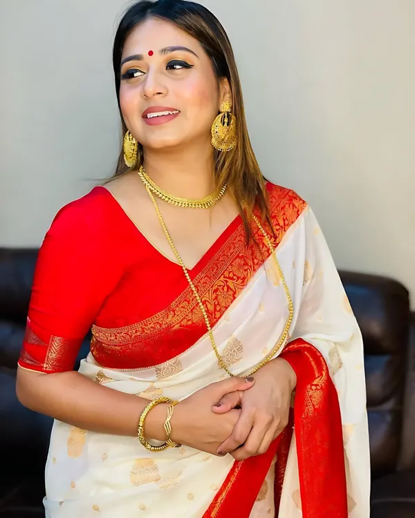 Red_and_White_Banarasi_Floral_Embellished_Saree_For_Women