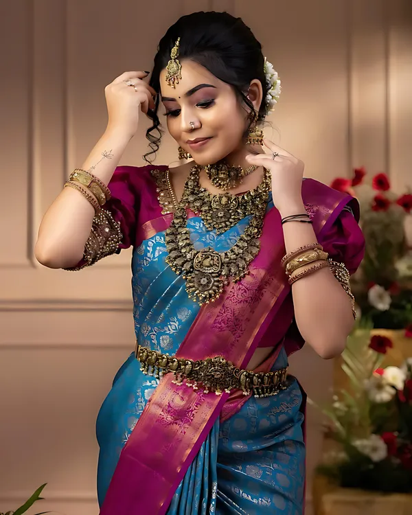 Blue_And_Pink_Kanjivaram_Floral_Traditional_Zari_Work_Saree_For_Women