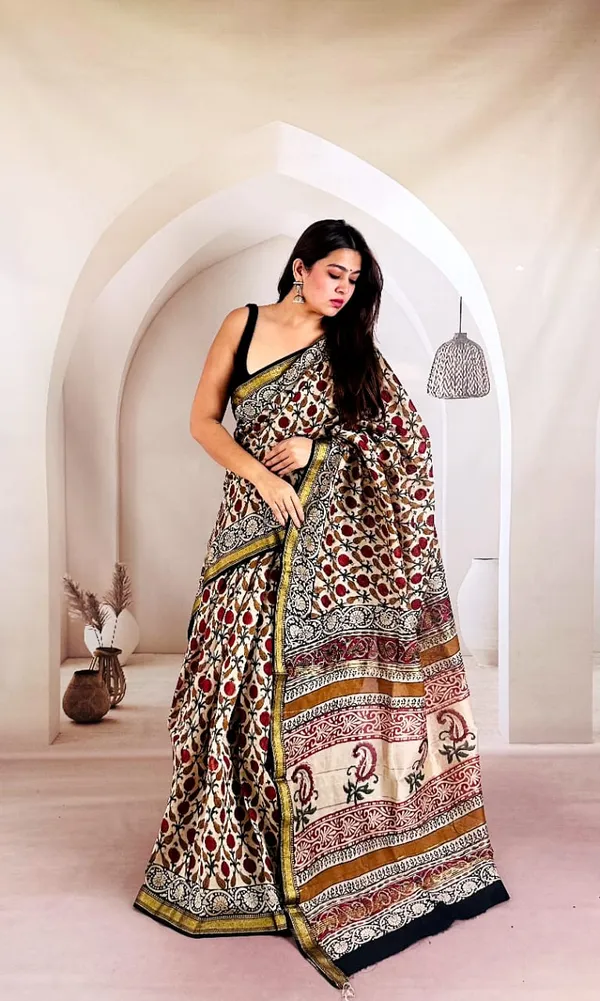 Traditional_Hand_Block_Printed_Maheshwari_Silk_Saree_in_Gulaabi_Chalk