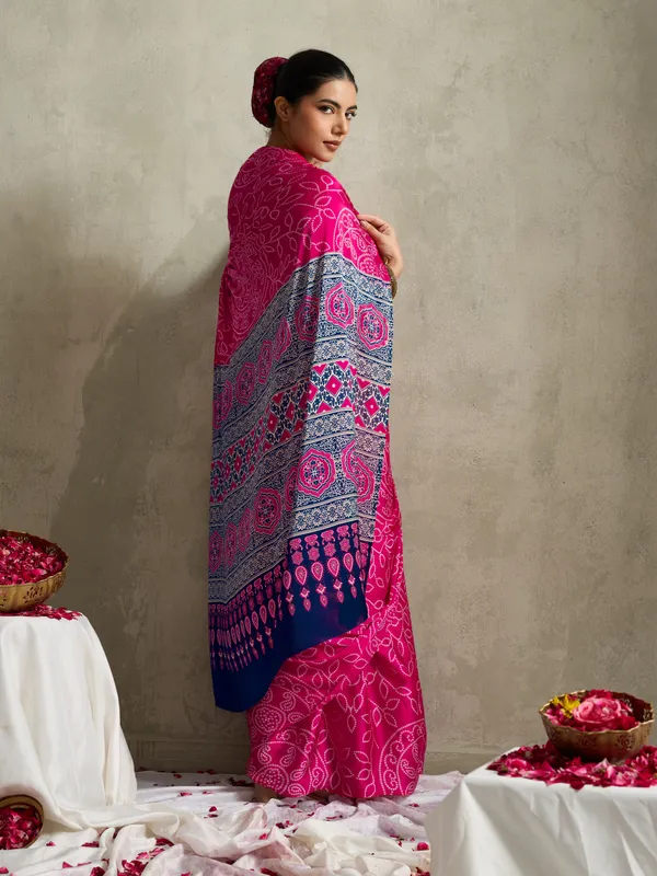 Pink_And_White_Art_Silk_Blocked_Printed_Tie-Dye_Geometric_Print_Saree_For_Women