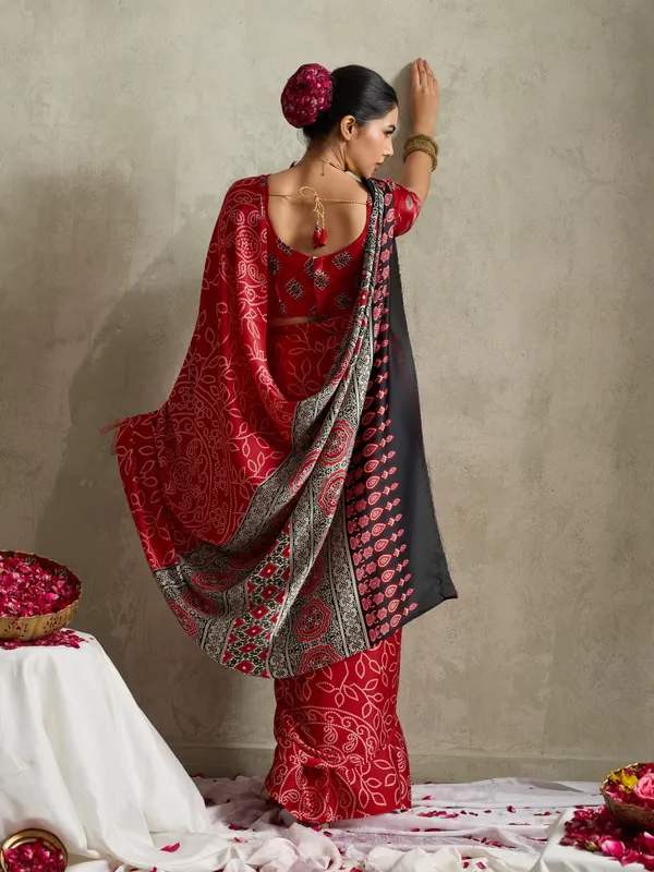 Red_And_White_Art_Silk_Blocked_Printed_Tie-Dye_Geometric_Print_Saree_For_Women