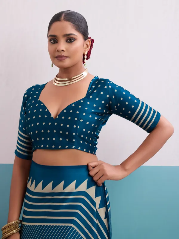Blue_And_Cream_Art_Silk_Striped_Geometric_Print_Temple_Border_Polka_Print_Saree_For_Women