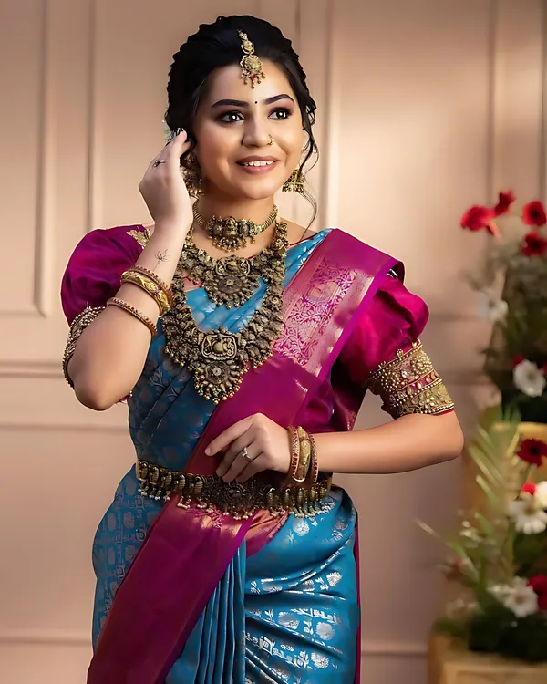 Blue_And_Pink_Kanjivaram_Floral_Traditional_Zari_Work_Saree_For_Women
