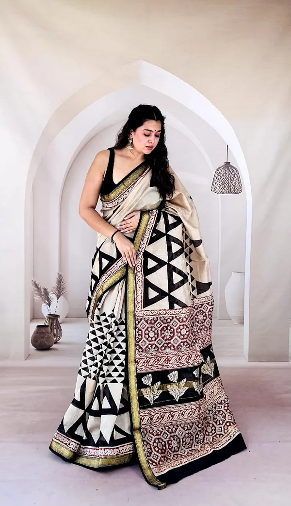 Tri-Shakti_Greyscale_Geometric_Hand_Block_Printed_Maheshwari_Silk_Saree_1077