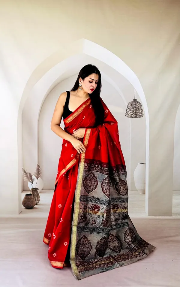 Sindoor_Grey_Bandhni_Style_Hand_Block_Printed_Maheshwari_Silk_Saree_1081