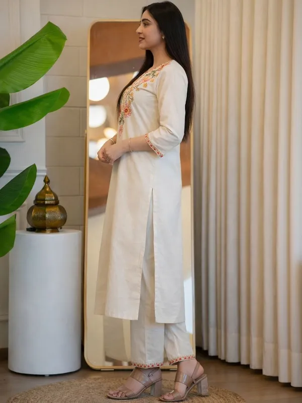 Off_White_Cotton_Straight_Floral_Embroidered_Kurta_Pant_Set_For_Women