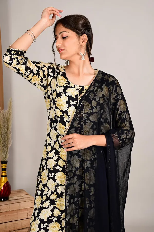 Black_Cotton_Premium_Kurta_Set_For_Women