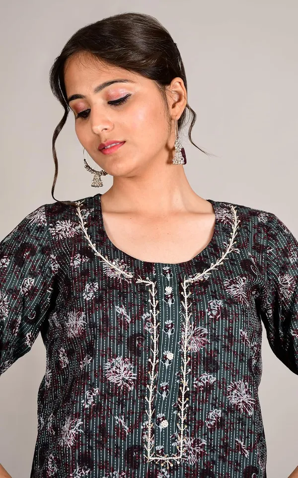 Dark_Green_Cotton_Premium_Kurta_Set_For_Women