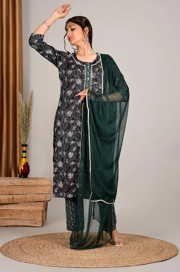 Dark_Green_Cotton_Premium_Kurta_Set_For_Women