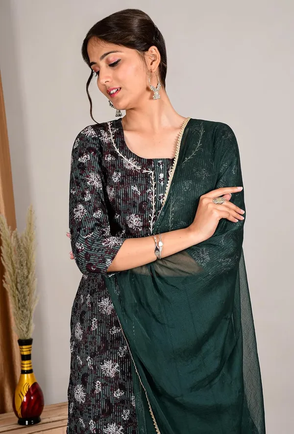 Dark_Green_Cotton_Premium_Kurta_Set_For_Women