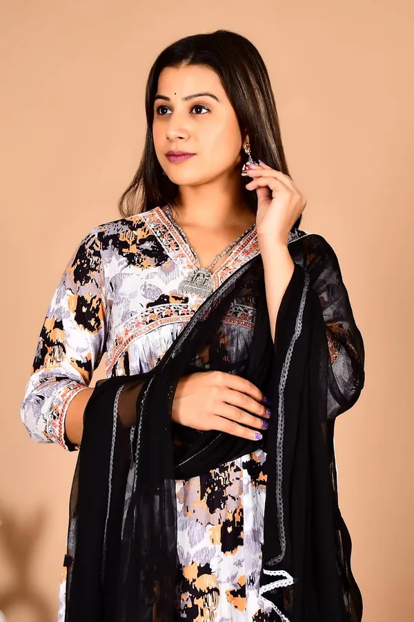 White_Cotton_Premium_Alia_Cut_Kurta_Set_For_Women