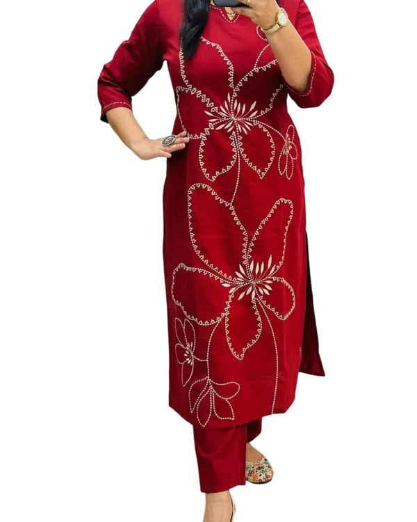 Red_Rayon,_Thread_Premium_Embroidered_Kurta_Set_For_Women