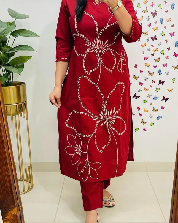 Red_Rayon,_Thread_Premium_Embroidered_Kurta_Set_For_Women