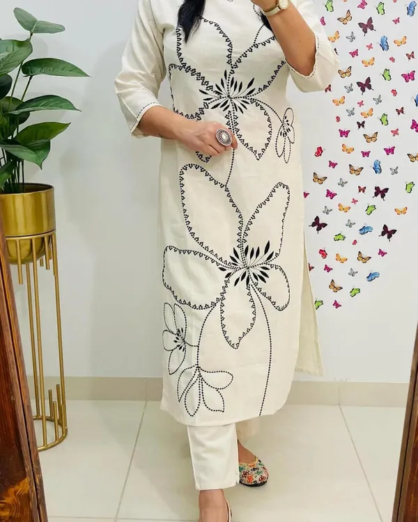 White_Rayon,_Thread_Premium_Embroidered_Kurta_Set_For_Women