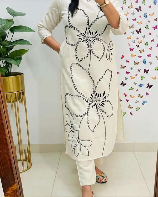 White_Rayon,_Thread_Premium_Embroidered_Kurta_Set_For_Women