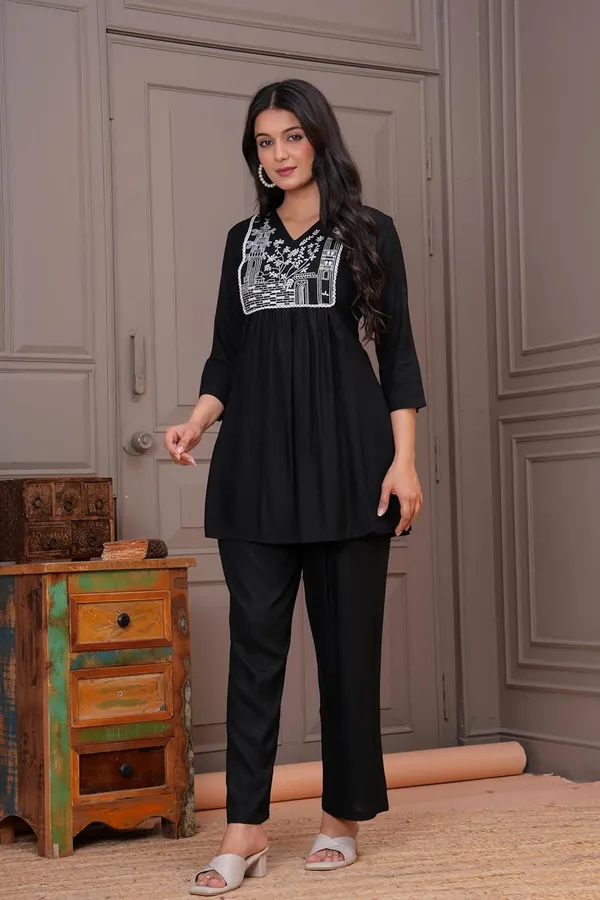 Black_Rayon_Premium_Loungewear_Set_For_Women