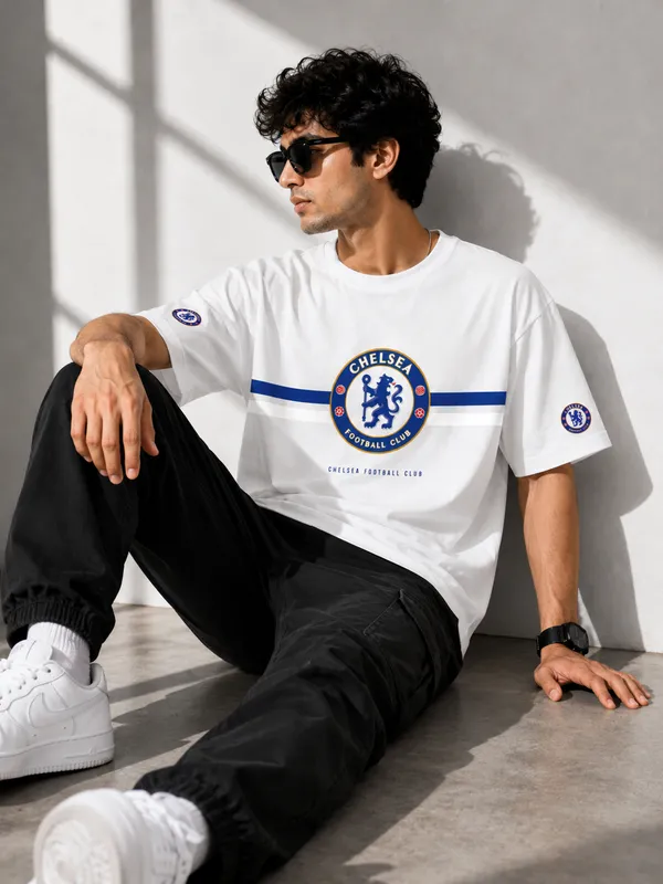 Chelsea_Fan_edition_oversized_Graphic_Print_Round_Neck_T_shirt_in_White_