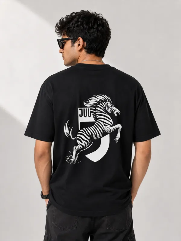 Juventus_Seria_A_oversized_Graphic_Print_Round_Neck_T_shirt_in_Black_