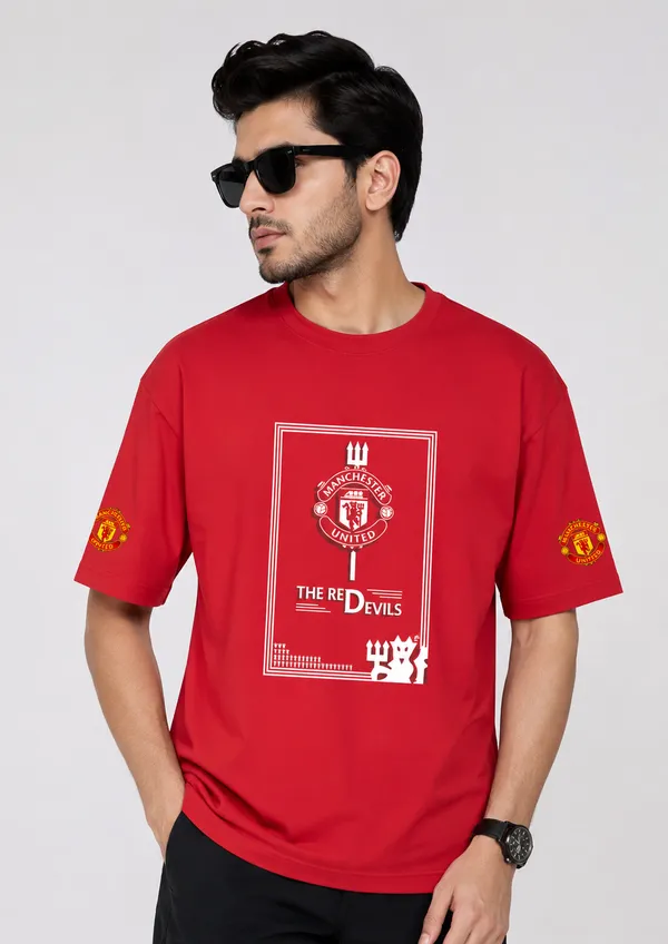 Manchester_United_Oversized_Graphic_Print_Round_Neck_T_shirt_in_Red