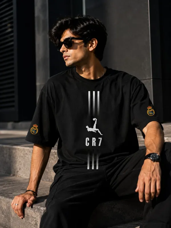 Ronaldo_Real_Madrid_oversized_Graphic_Print_Round_Neck_T_shirt_in_Black