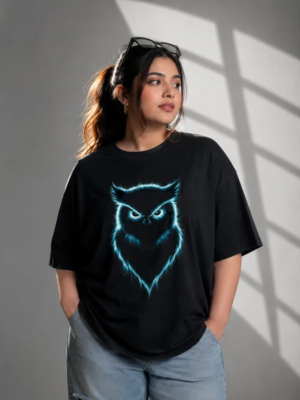 Women's_Black_Oversized_T-Shirt_with_Neon_Blue_Glow_Owl_Graphic_Print
