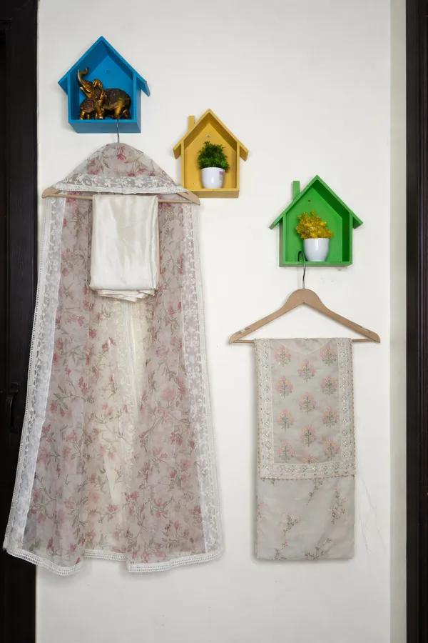 Unstitched_Suit_-_Pure_100%_Cotton_Suit_With_Chiffon_Dupatta